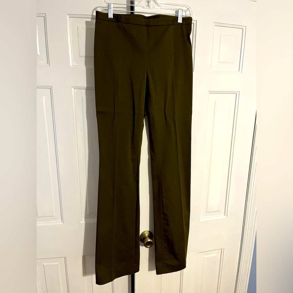 New w/tags. Philosophy di Alberta Ferretti olive green straight leg pants sz 6